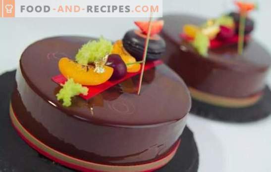 Mousse cake with mirror icing is a shining dessert! Cooking delicious mousse cakes with a mirror glaze