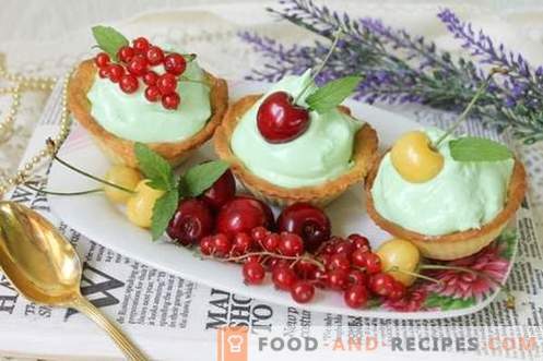 Sand baskets with protein cream and berries - taste and beauty!