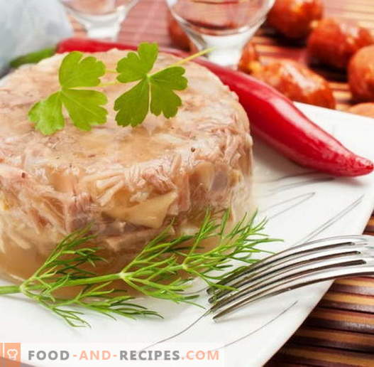 Filler of chicken - the best recipes. How to properly and tasty cook jellied chicken.
