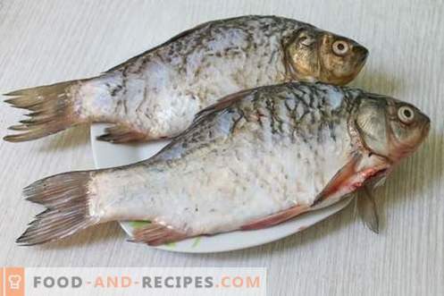 Two of the most delicious and quick recipe for cooking river fish (crucian carp)