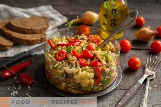 Cabbage and pork salad - quick and very tasty