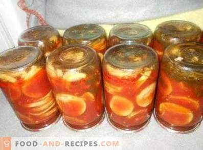 Squash in tomato sauce for the winter